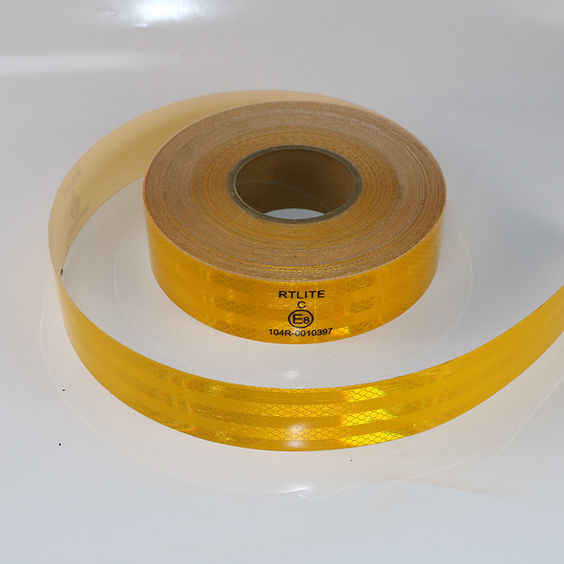 Retro-reflective tape for vehicle