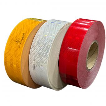 High visibility reflective tape for vehicle